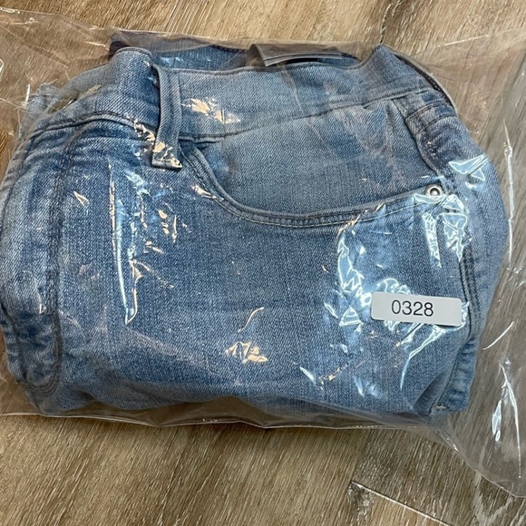 NYJD Cutt Off Shorts Size 6 Jeans Womens Blue Denim Cotton Flat Front Light Blue - Picture 14 of 14